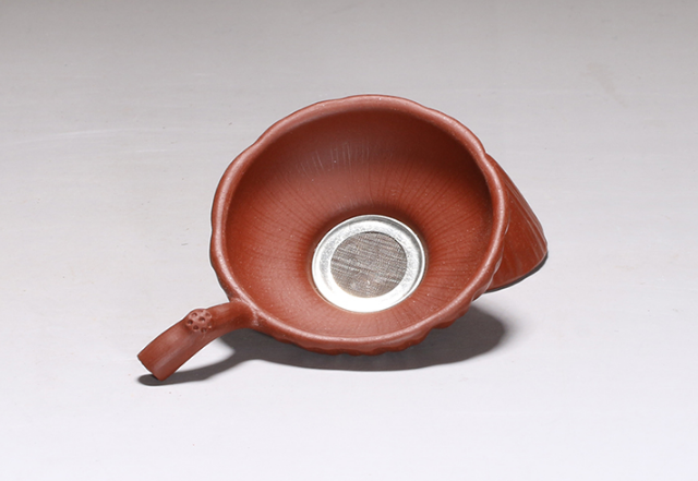 Yixing purple sand Dahongpao fair cup lotus leaf tea leakage tea set