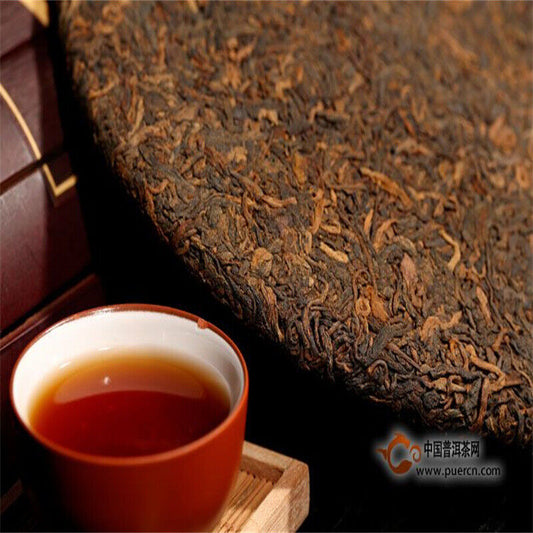 Top-Grade Yunnan Dian Hong Pu-Erh Tea Cake Spring Pu'er Black Tea Gift Tea 357g