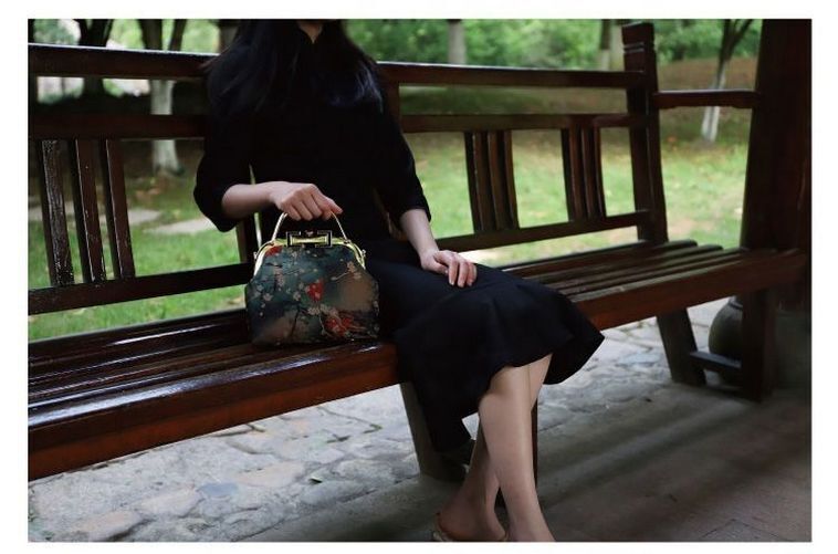 Handmade Bag Pouch Shell Lock Bags Vintage Purse Handbags 120 CM Chain 22*18*6CM