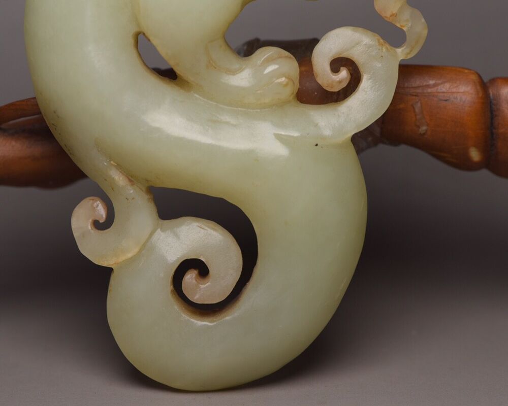 Chinese Antique Natural Hetian Jade Carving Dragon Statue Collectible Nice Art