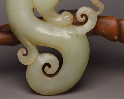 Chinese Antique Natural Hetian Jade Carving Dragon Statue Collectible Nice Art