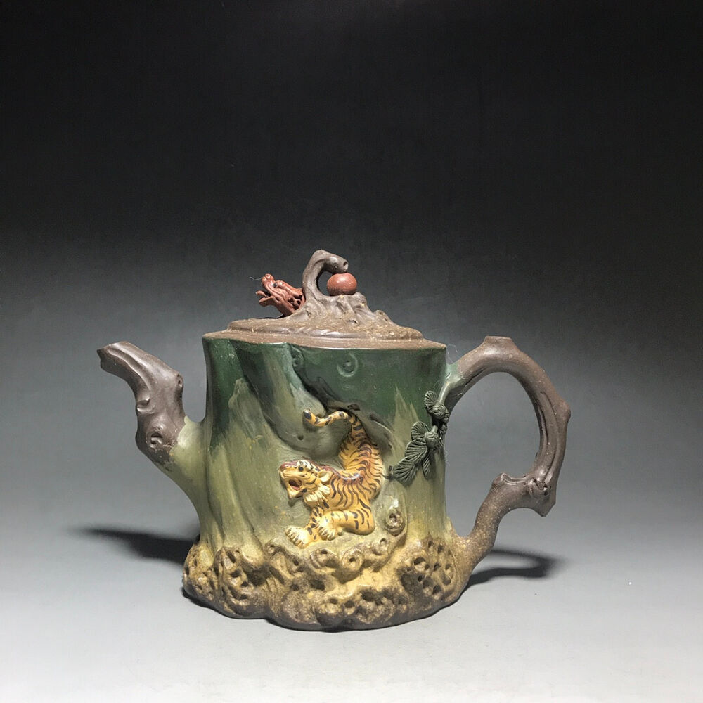 Chinese Yixing Zisha Clay Handmade Exquisite Teapot（卧虎藏龙 底款：王寅仙）