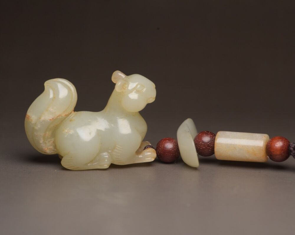 Chinese Beautiful Natural Hetian Jade Carved Squirrel Statues Nice Figurine Gift