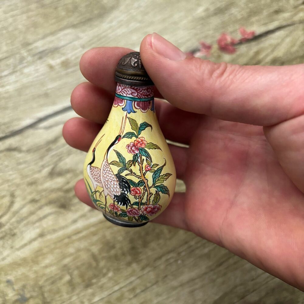Old Beijing Chinese Cloisonne Snuff Bottle Enamel Painted Crane Bird Collection