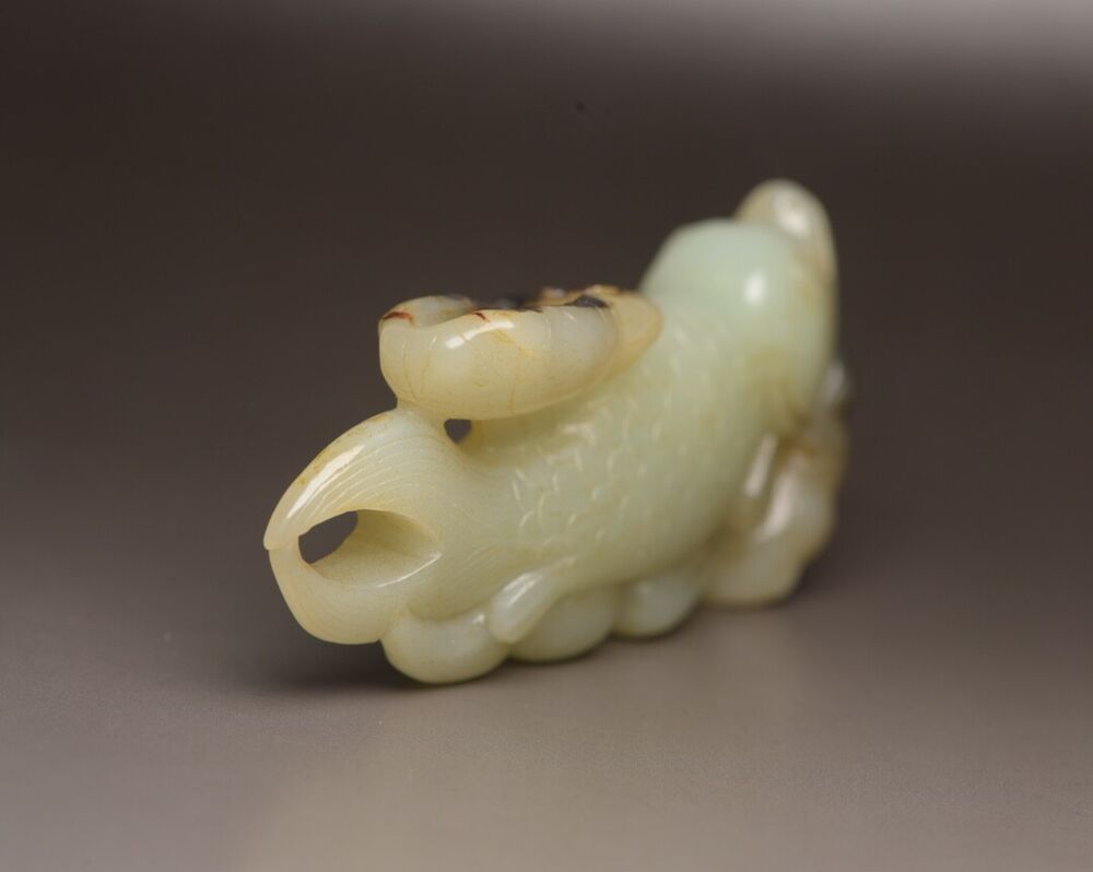 Chinese Natural Hetian Jade Carved Exquisite Fish Statue Figurine Collection Art