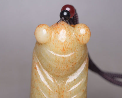 Chinese Natural Hetian Jade Carving Cicada Statue Nice Figurine Pendant Jewelry