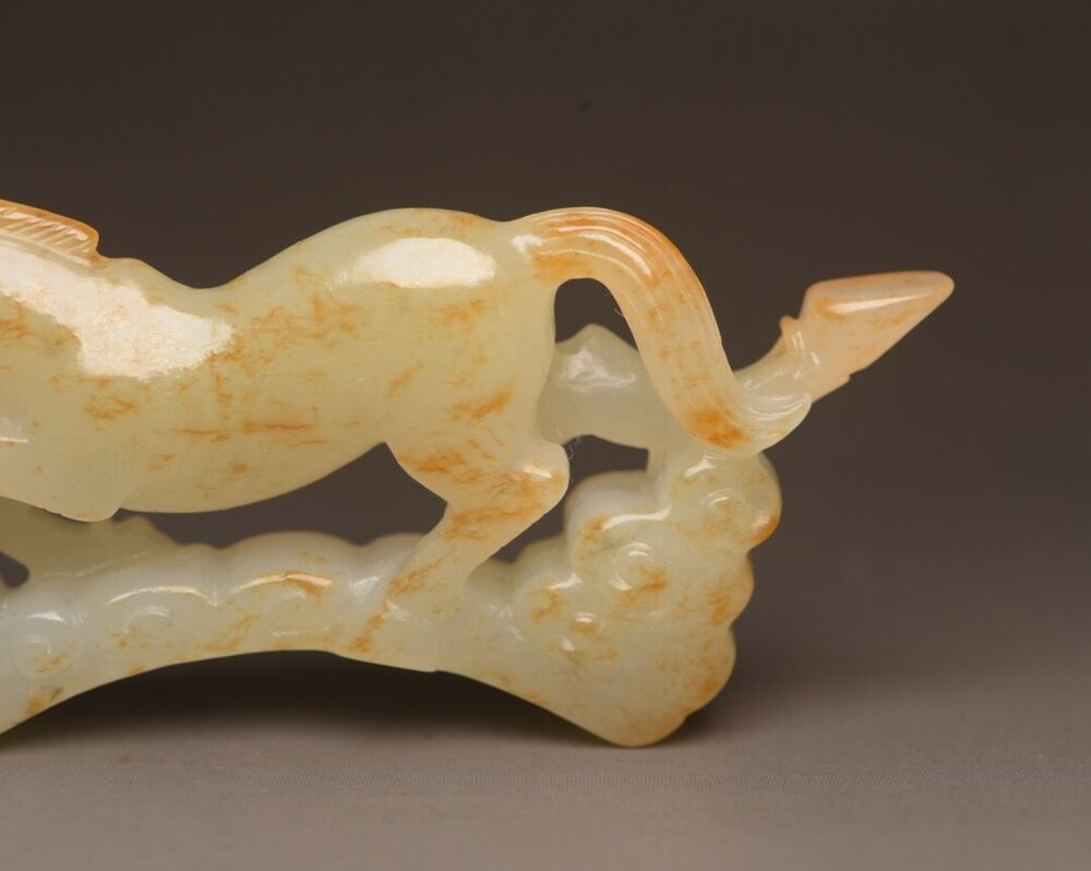 Chinese Natural Hetian Jade Carving Exquisite Horse Statue Figurine Collectible