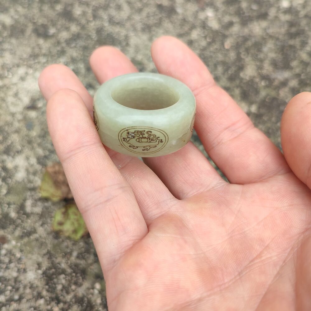 Chinese Natural Hetian Jade Carved Exquisite Thumb Ring Collection Jewelry Art