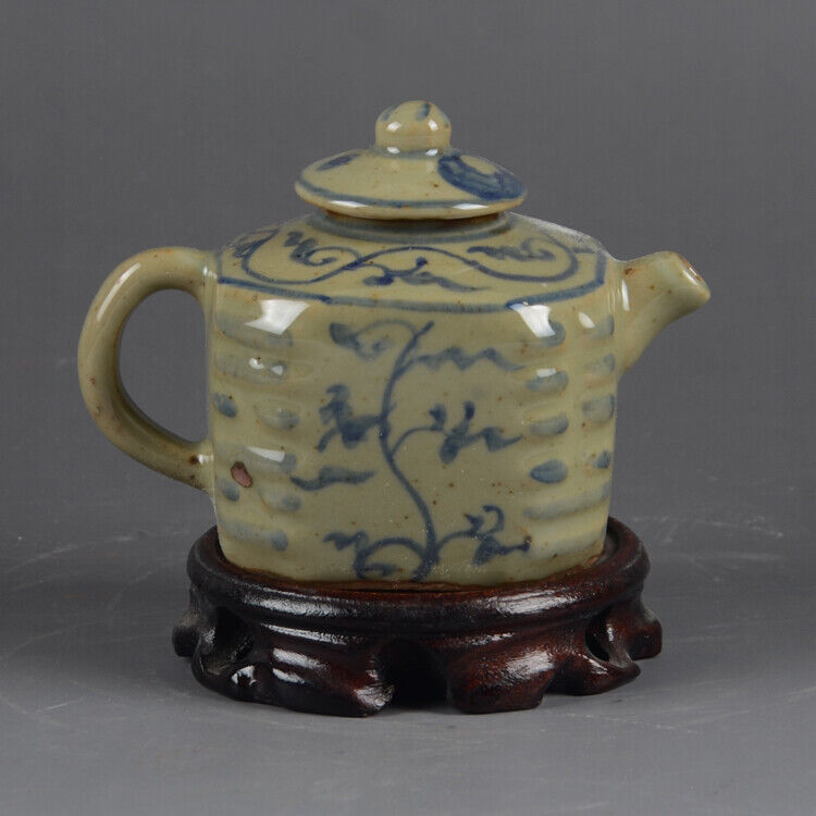 Jingdezhen porcelain hand-painted blue and white teapot with eight trigrams