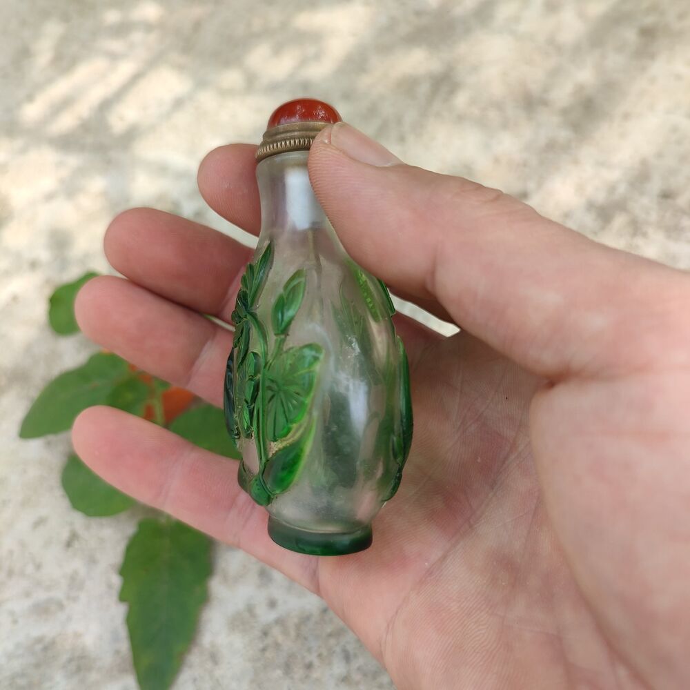 Chinese Snuff Bottle Lotus Fish Statue Beautiful Peking Glass Box Snuffbox Clean