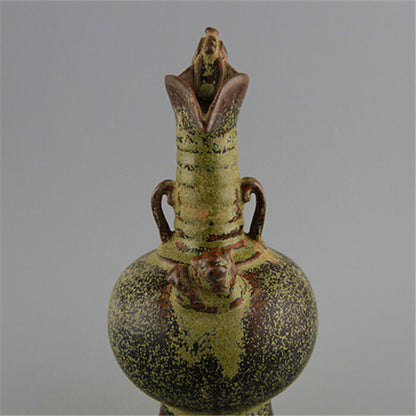 Tea Powder Glazed Double System Longbing Pot of Song and Yue Kilns in China