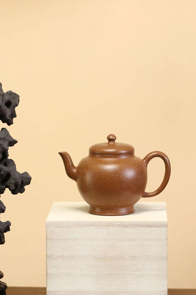 180cc Handmade Purple Sand Tea Pot in Yixing, China Jiangbaoni Gaoshi Hu Gongfu Tea Pot-