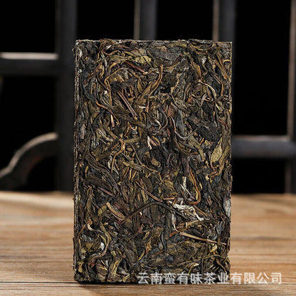 Yunnan Pu'er tea Lao Banzhang golden leaf raw tea 1pack of 4pieces 1bundle= 1kg