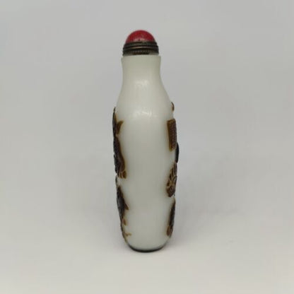 chinese carved statue peking glass snuff bottle glazed Cameo White black kylin