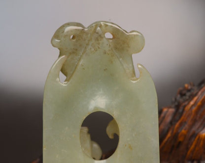 China Natural Hetian Jade Hand Carved Dragon Statue Lucky Pendants Jewelry Gift