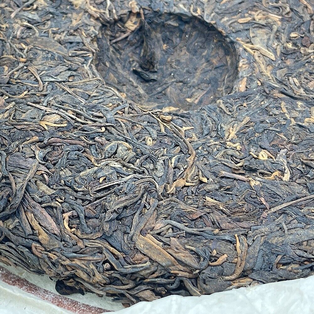 Pu 'er tea, 2006, Hong Kong version, Yi Wu Zhengshan, 357g, born.