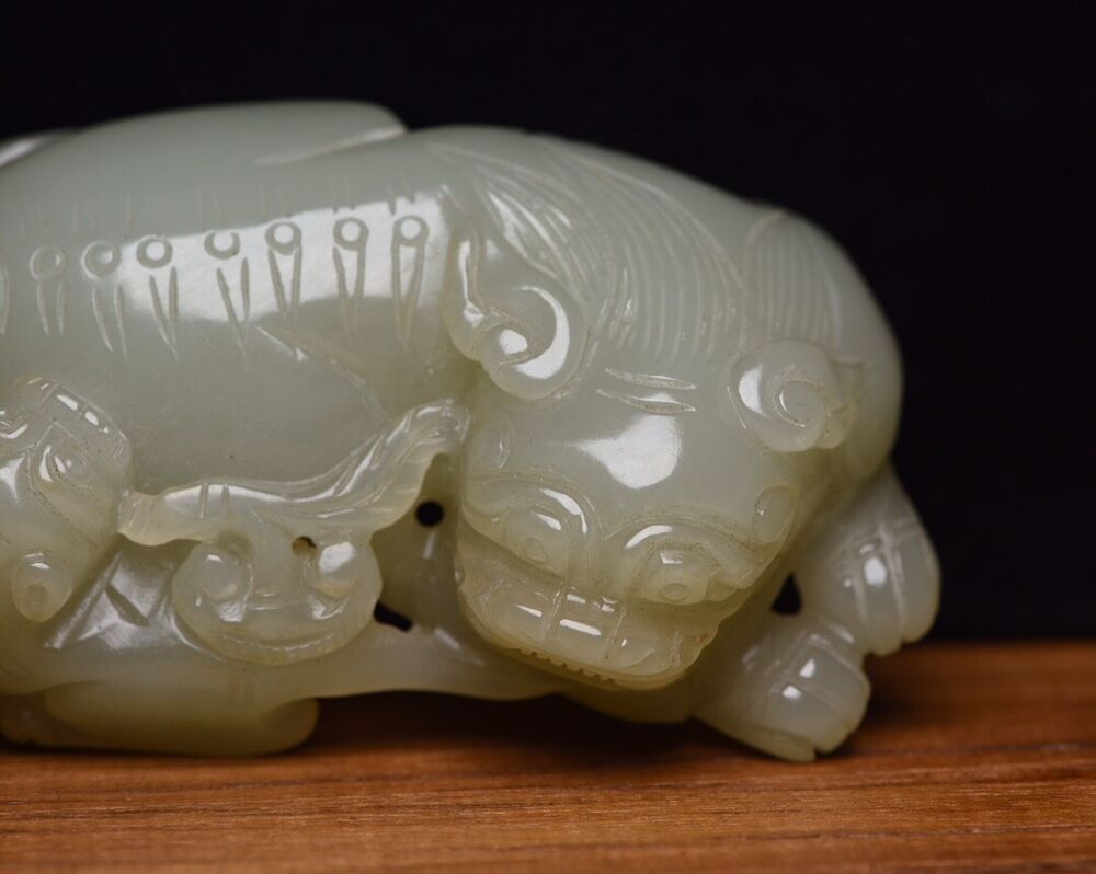 Chinese Natural Hetian Jade Hand Carved Lion Figurine Statue Collection Art Rare