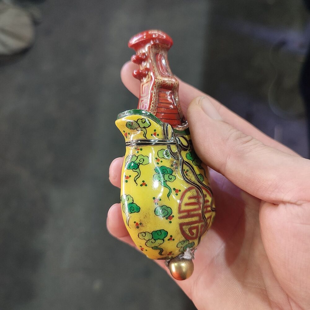 Chinese Porcelain Snuff Bottle Ceramics Chinese Lute Pipa Statue Painting Women