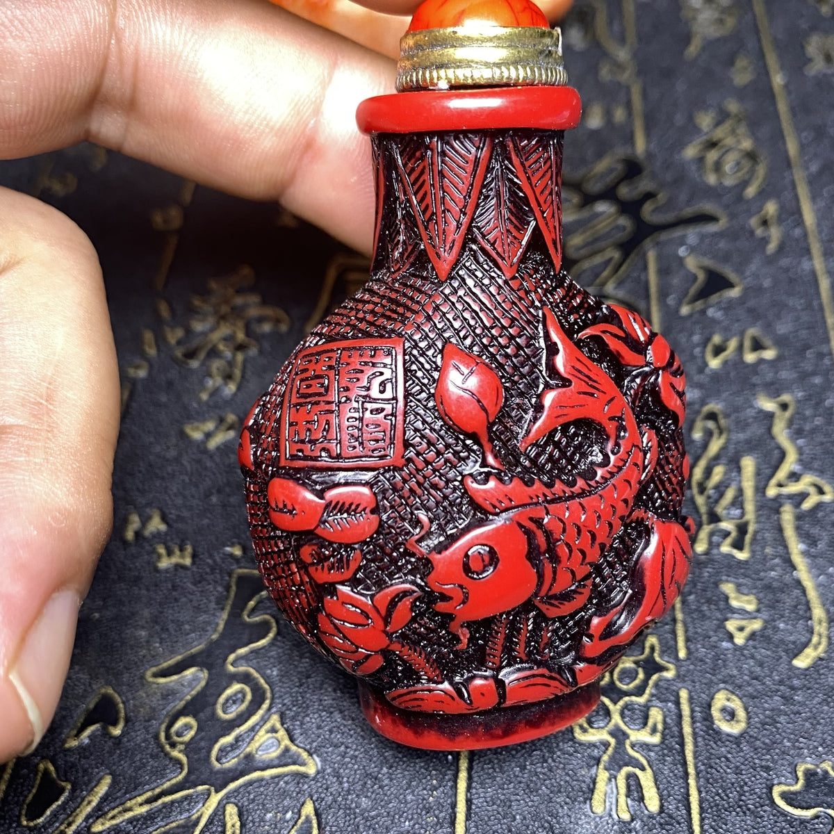 1pc Retro Chinese Hand Carved Snuff Bottle Home Decor