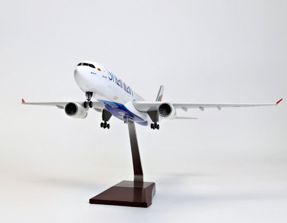 1:135 47CM SriLankan AIRBUS A330 Airplane Landing Gears Resin Aircraft Model