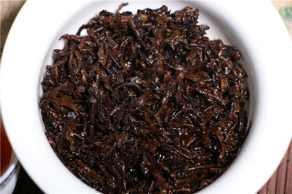 Yong Ming Yunnan Golden Buds Tribution Pu-erh Shu Tea Cake 2008 Ripe Puer 200g