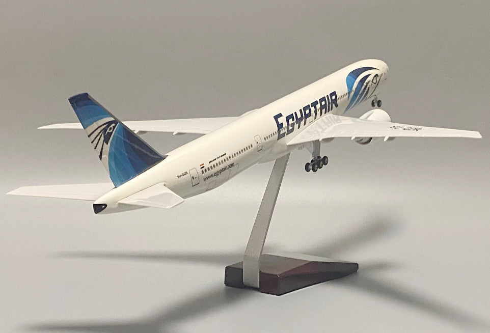 1:157 47CM EGYPT AIR BOEING 777-300ER Airplane Landing Gear Resin Aircraft Model