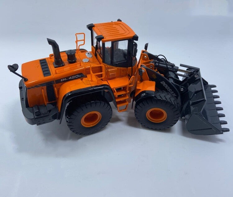 1:40 23CM DOOSAN DL420A Wheeled Loader Contruct Machine Equipment Diecast Model