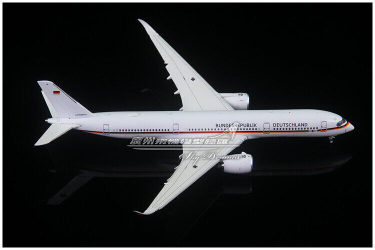 1:400 JC Wings LUFTWAFFE AIRBUS A350-900XWB Airplane Flap Down Diecast Model