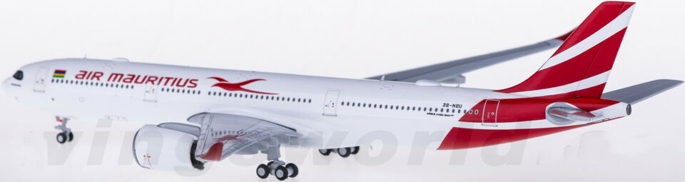 1:400 JC Wings Air Mauritius AIRBUS A330-900neo Passenger Airplane Diecast Model