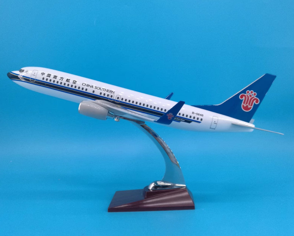 40CM CHINA SOUTHERN BOEING 737-800 B-5646 Passenger Airplane Resin Plane Model