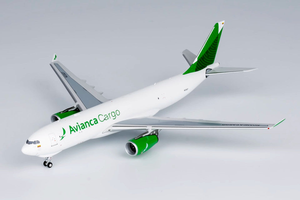 1:400 NG Model Avianca Cargo AIRBUS A330-200F Aircraft Diecast Airplane Model
