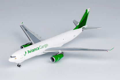 1:400 NG Model Avianca Cargo AIRBUS A330-200F Aircraft Diecast Airplane Model