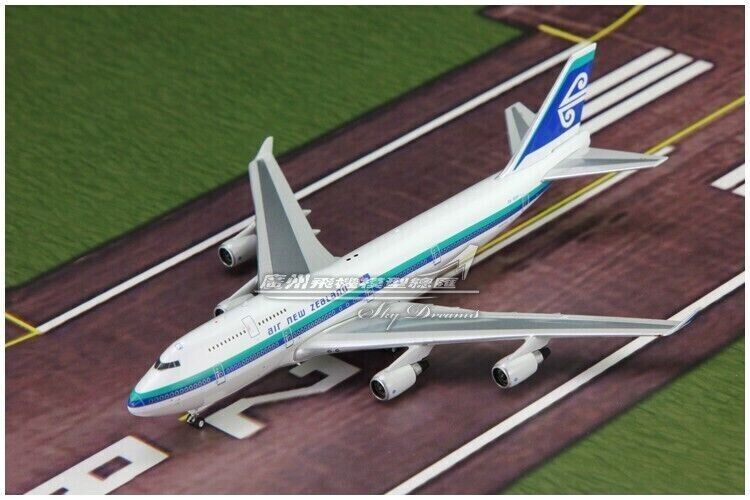 1:400 Phoenix AIR NEW ZEALAND BOEING 747-400 Passenger Airplane Diecast Model