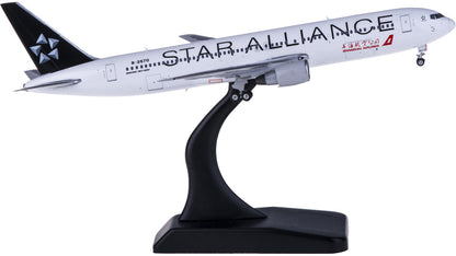 1:400 Phoenix Shanghai Airlines BOEING 767-300 Passenger Aircraft Diecast Model