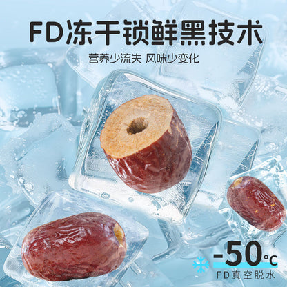 Organic freeze-dried crispy dates, strawberries, dried figs ready-to-eat snacks