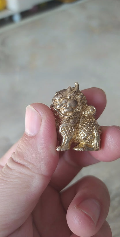 Brass Kylin Statue Desktop Ornament Study Paperweight Tea Pet Wenwan Hand Piece