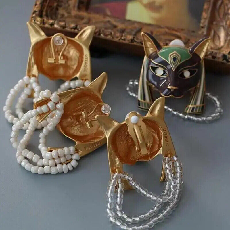 1 Pair of Exquisite Egyptian Cat-shaped Ear Clips Earrings Women