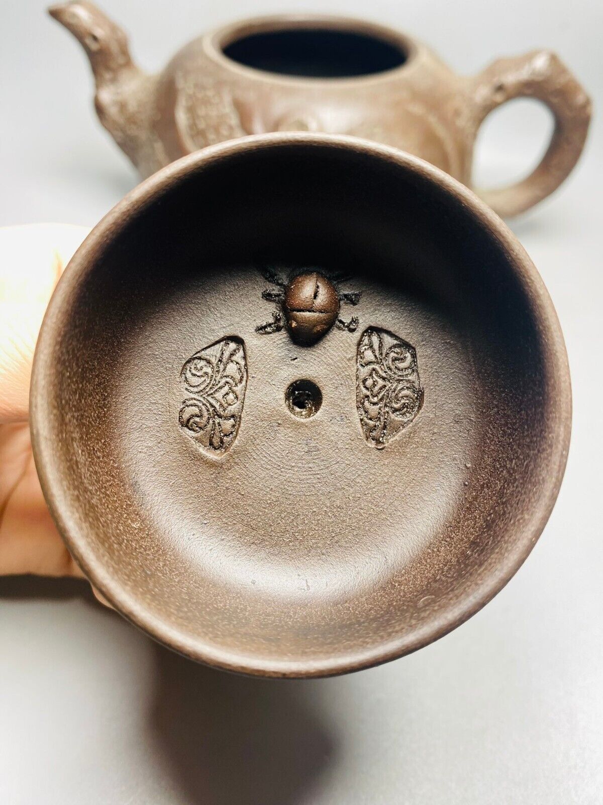 Chinese Yixing Zisha Clay Handmade Exquisite Teapot （供春壶 底款：供春）