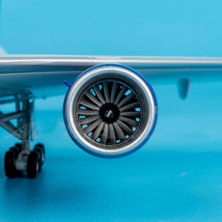 1:200 Geminijets United Airlines B777-200ER Passenger Airplane Diecast Model