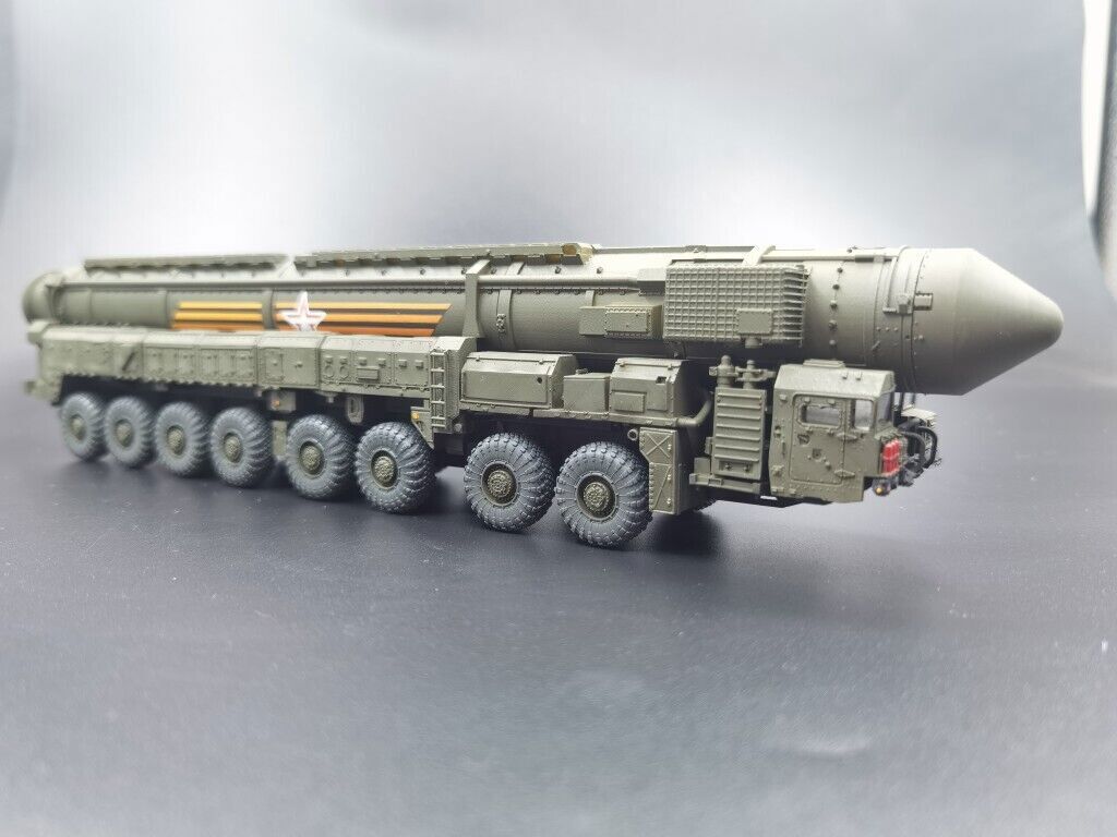 1/72 Russian TOPOL-M RT-2PM2 Intercontinental Ballistic Missile Finished Model