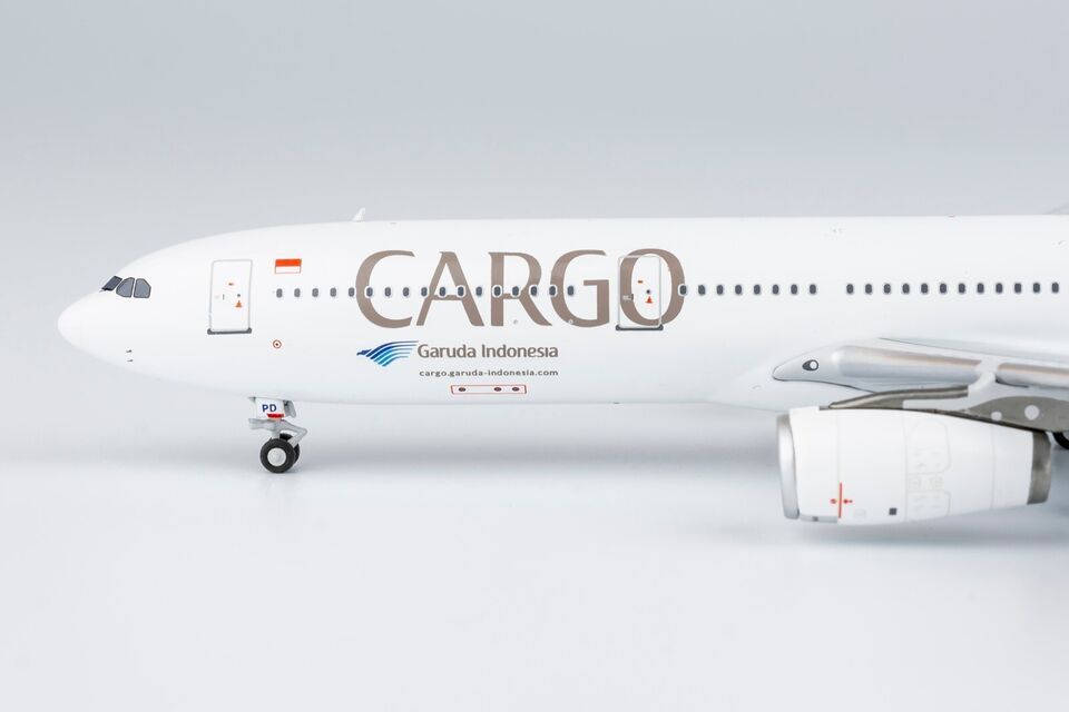 1:400 NG Model Garuda Indonesia CARGO AIRBUS A330-300 Airplane Diecast Model