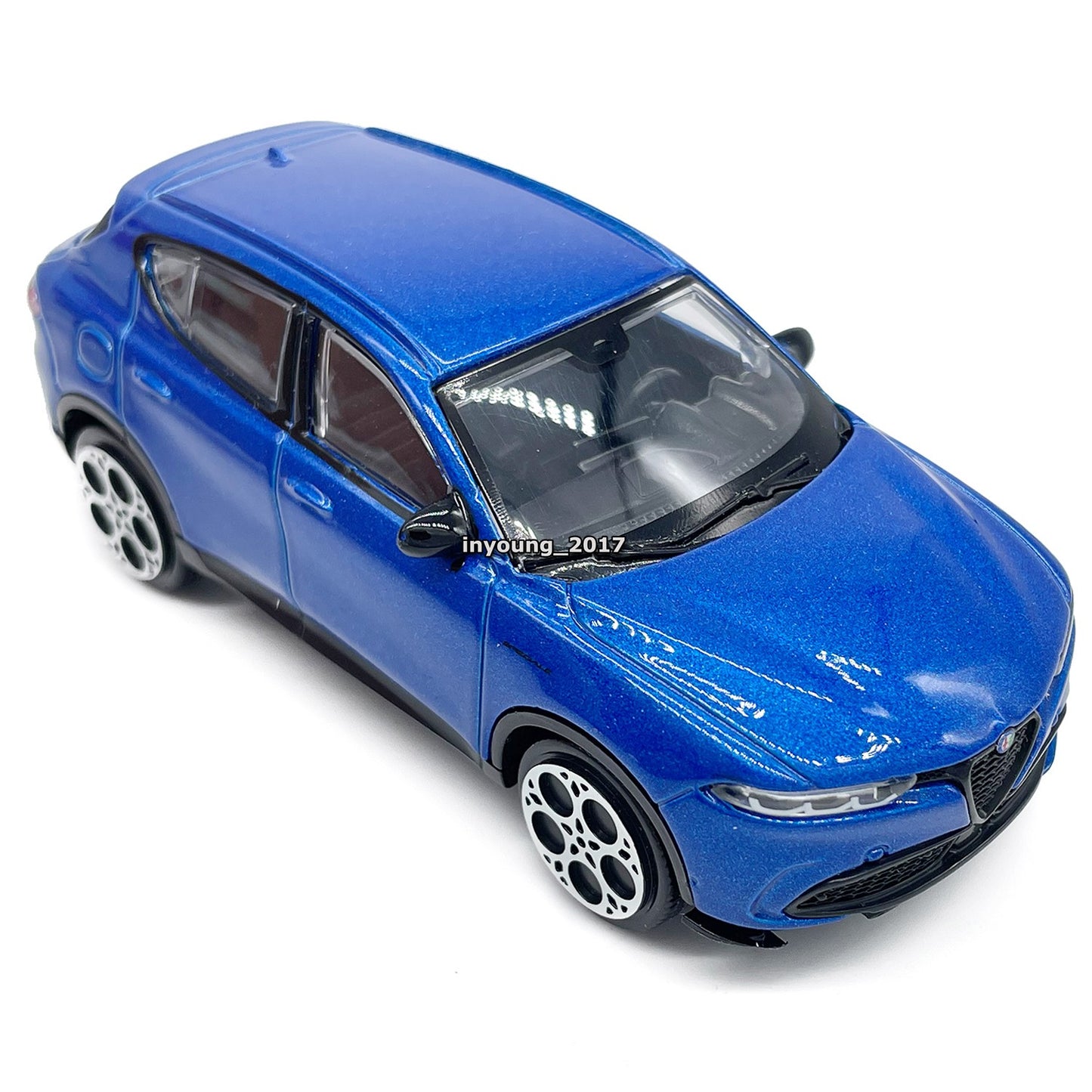 1/43 Alfa Romeo Tonale Model Toy Car Diecast Toy Vehicle Friction Powered