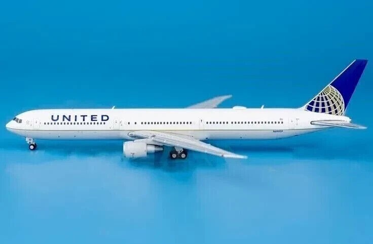 1:400 GeminiJets UNITED BOEING 767-400ER Passenger Plane Diecast Aircraft Model