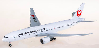 1:200 JC Wings Japan Airlines Flap Down Boeing 777-200ER Diecast Airplane Model