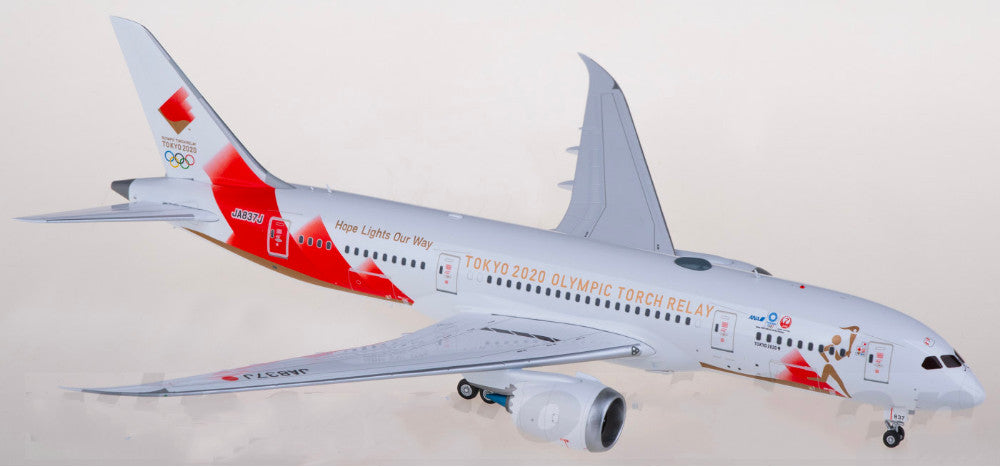 1:200 SQ Wings Japan Airlines B787-8 JA837J Passenger Airplane Diecast Model