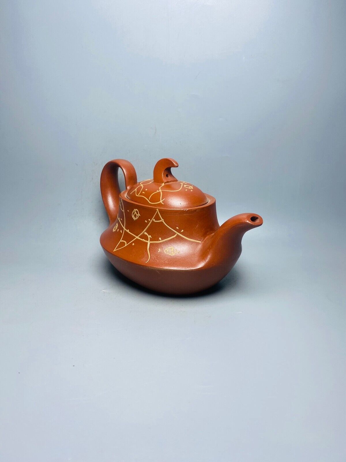 Chinese Yixing Zisha Clay Handmade Exquisite Teapot （一帆风顺 底款：蒋蓉）