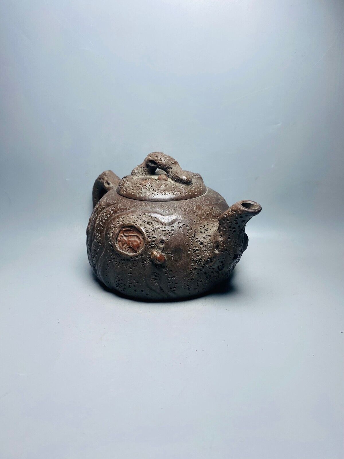 Chinese Yixing Zisha Clay Handmade Exquisite Teapot （供春壶 底款：供春）