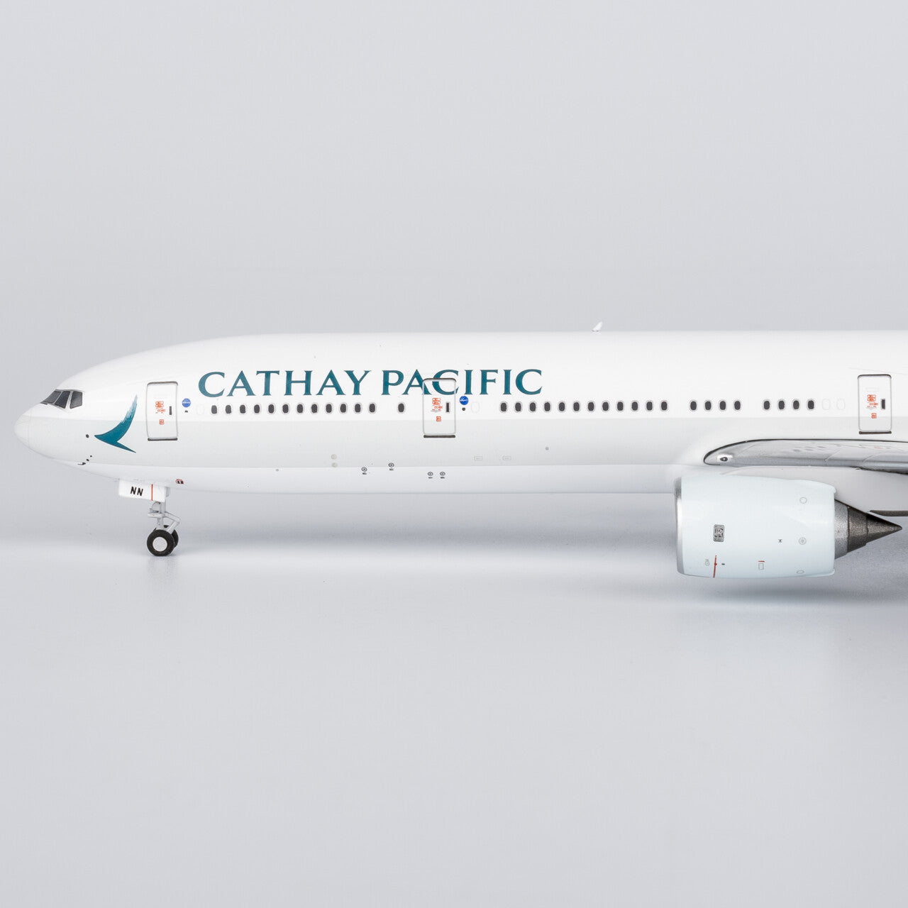 1:400 NGmodels Cathay Pacific Boeing 777-300 Airplane Diecast Plane Model