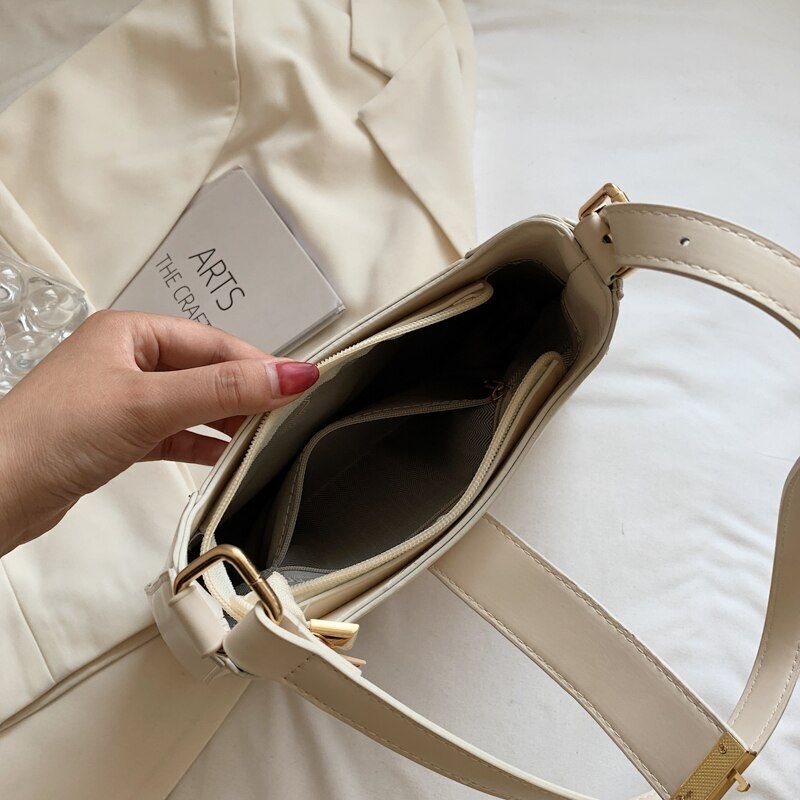 Handbags Synthetic Leather Shoulder Crossbody Bags Half Moon Shape 25*21*6 CM