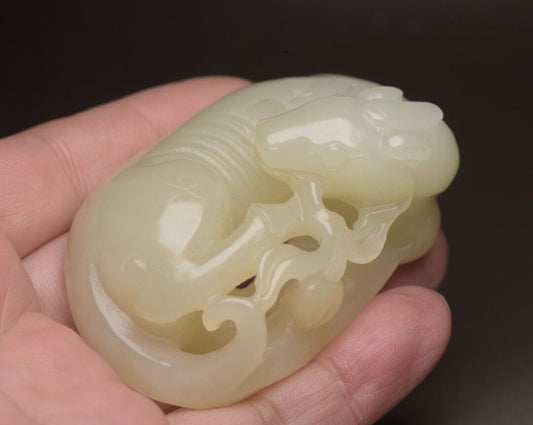 Antique Chinese Top Natural Hetian Jade Carving Beast Statue Exquisite Figurines